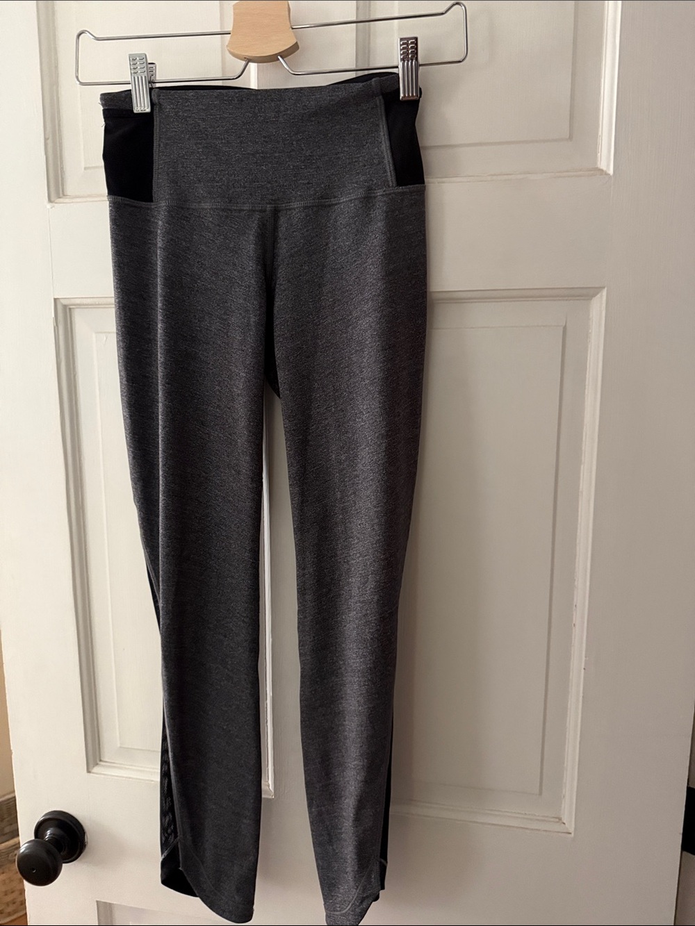 Lululemon High-Waist Gray/black Women’s Athletic Leggings